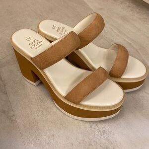 Oasis Society heels.